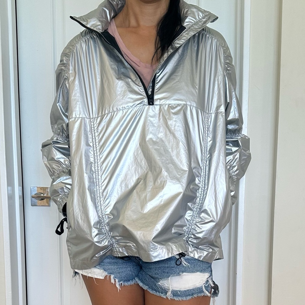 H&M Move’s Lightweight Silver Anorak Women’s Small